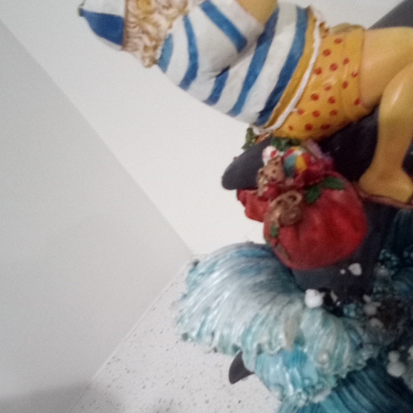 Santa’s Journey Sculpture by Wongs Rare Limited Edition - Picture 6 of 12